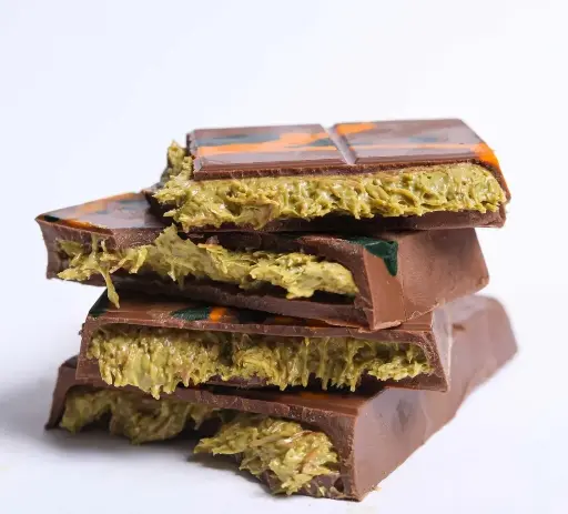 Kunafa Pistachio Chocolate Bar